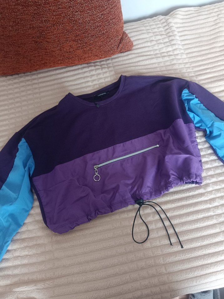 Bayan Crop Spor Üst giyim - Görsel 2