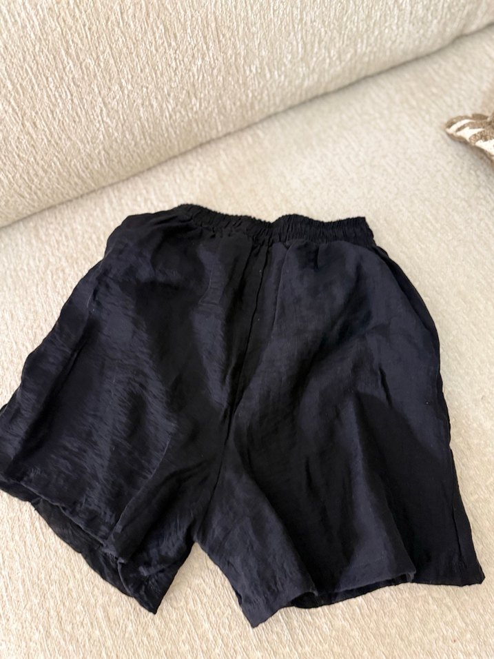 Siyah Keten Mini Şort - Görsel 3