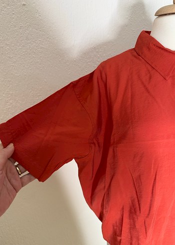 Kırmızı Nakışlı Düğmeli Kadın Gömlek - Görsel 3