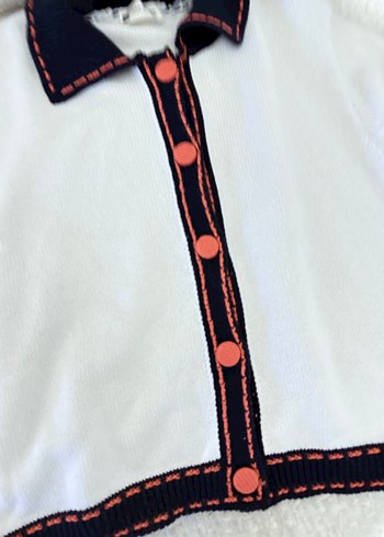 Beyaz Düğmeli Kısa Kollu Triko Gömlek - Görsel 3