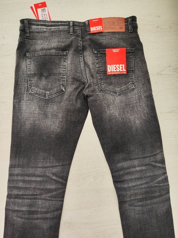 Diesel Siyah Yıkamalı Dar Kesim Jean — görsel 4/4