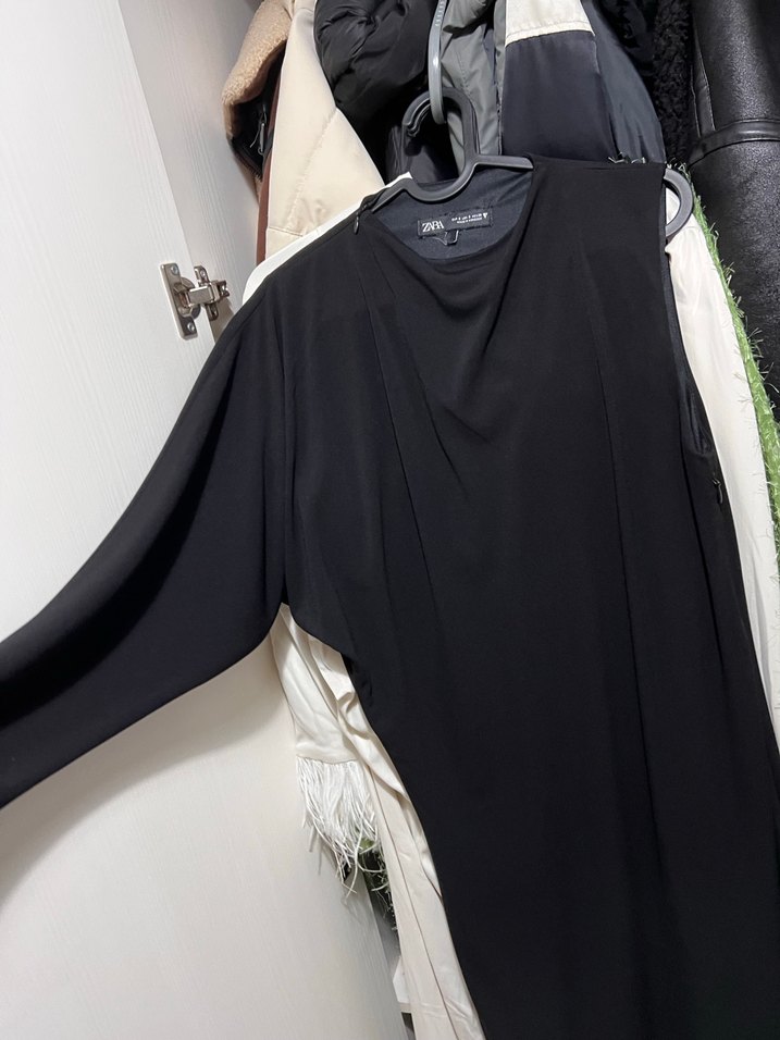 Siyah Uzun Drapeli V Yakalı Elbise - Görsel 2