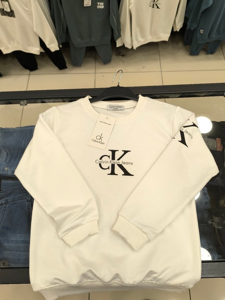 Calvin Klein eşofman takımı — görsel 2/4