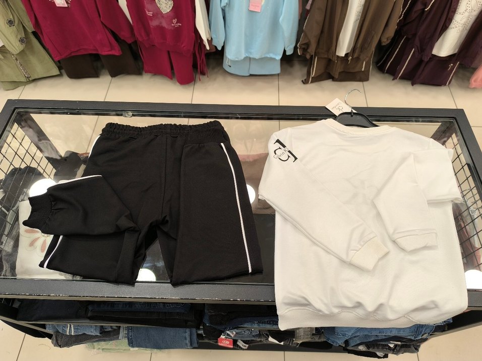 Calvin Klein eşofman takımı — görsel 4/4