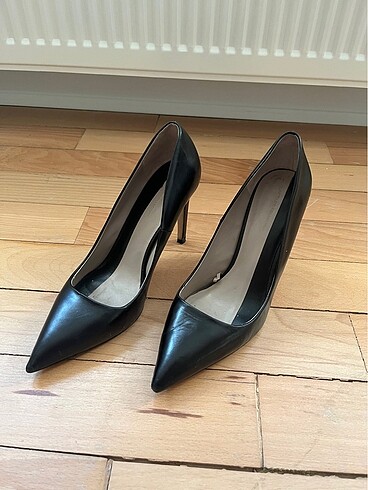 Zara Suni Deri Siyah Stiletto
