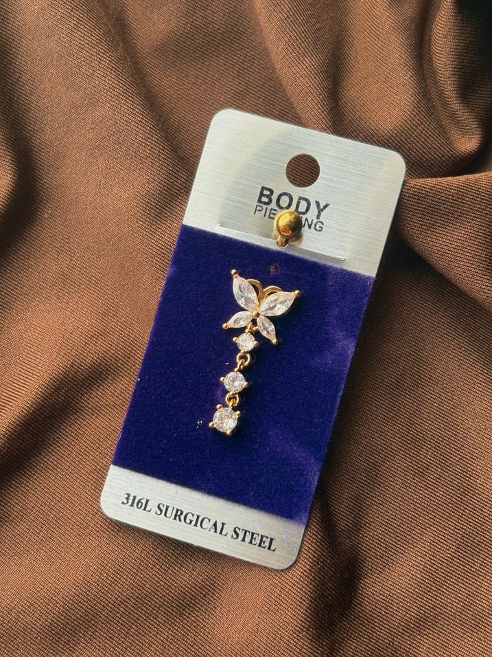Altın Renkli Parlak Kelebek Piercing - Görsel 2