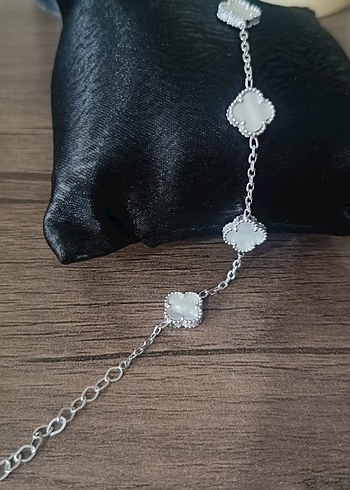 Van Cleef & Arpels Van Cleef Zincirli Beyaz Dortlu Kolye