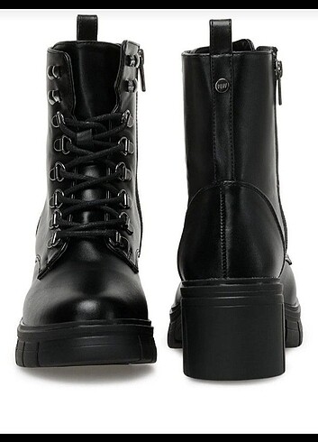 Nine West Nine West bot