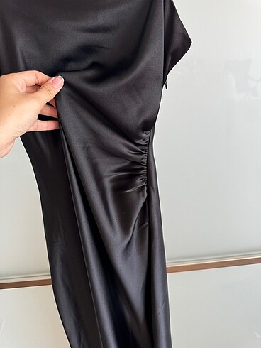 xs Beden Zara saten elbise
