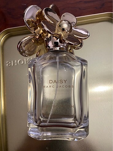 Marc Jacobs Daisy Parfüm Şişesi