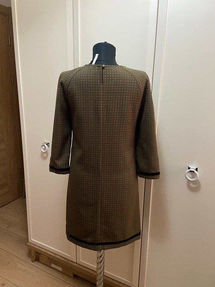 Yargıcı Haki Desenli Elbise - Görsel 2