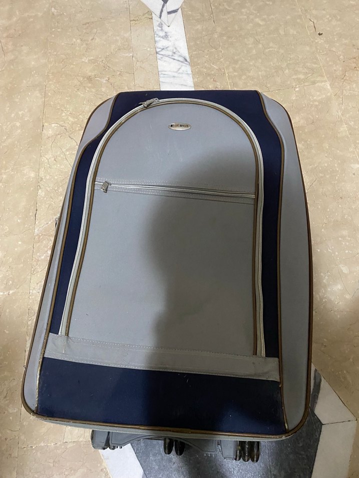 Çekme sapı kırık valiz — görsel 6/7