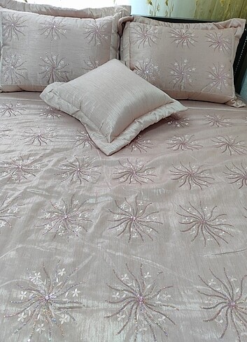 Linens yatak örtüsü