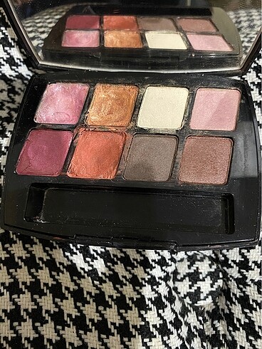 Chanel ıslak ve toz far