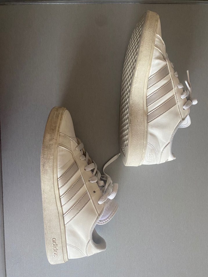 Adidas Beyaz Spor Ayakkabı — görsel 2/5