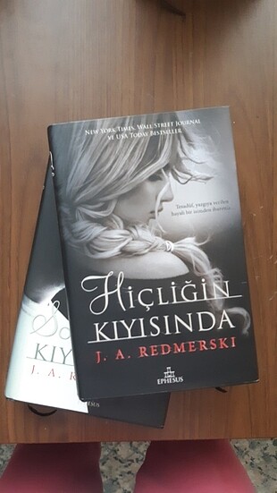 Hiçliğin kıyısında serisi 