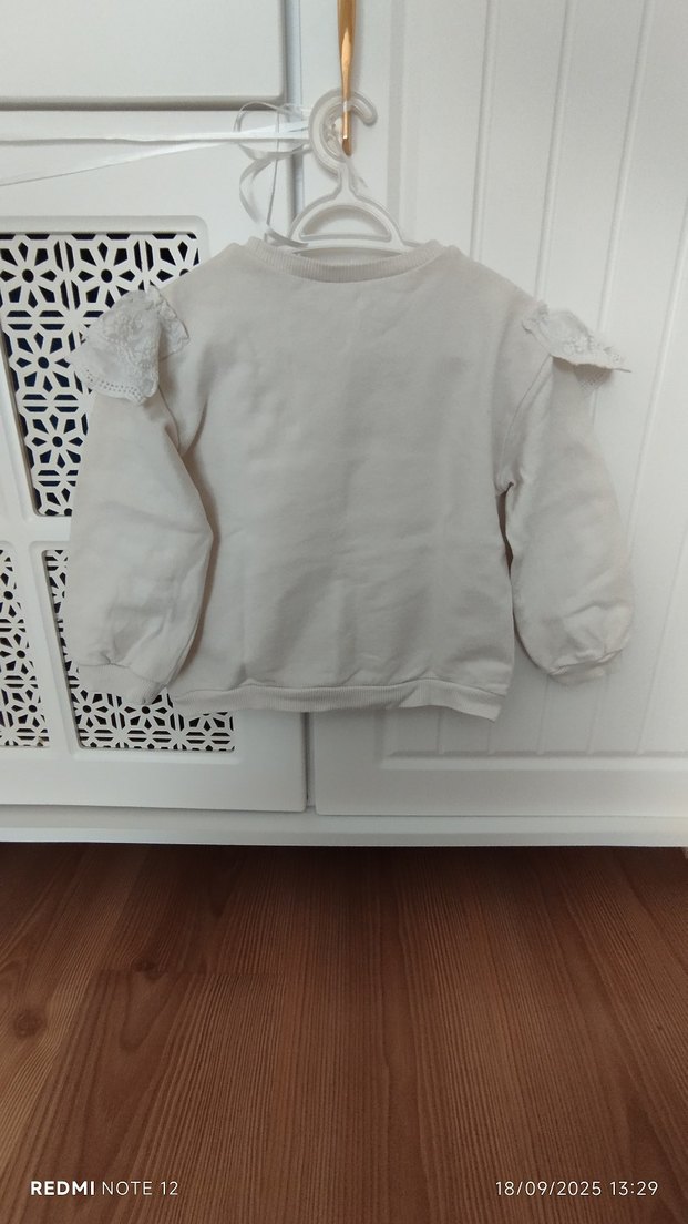 Kız Çocuk Beyaz Fırfırlı sweatshirt - Görsel 4