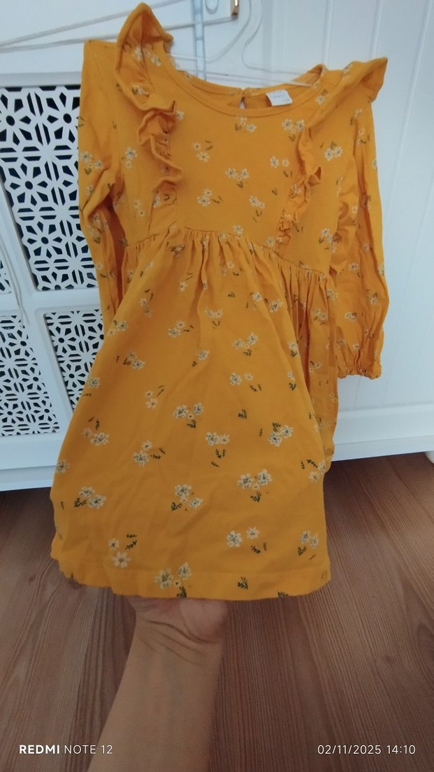 Uzun Kollu Sarı Fırfırlı Kız Elbisesi - Görsel 3