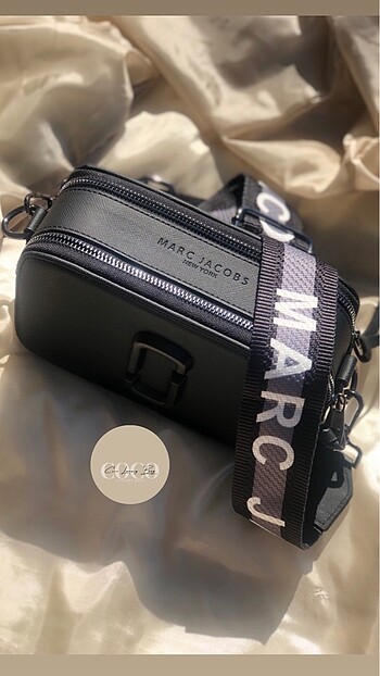 MARC JACOBS