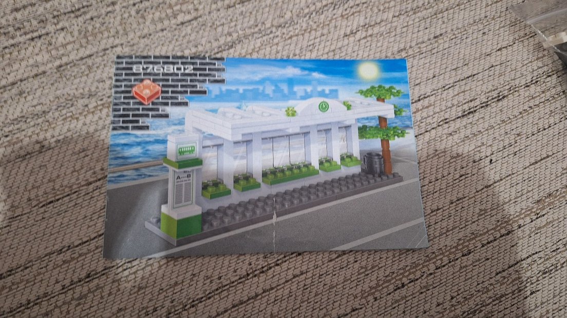 Yeşil Renkli Oyuncak Otobüs ve durak seti - Görsel 2