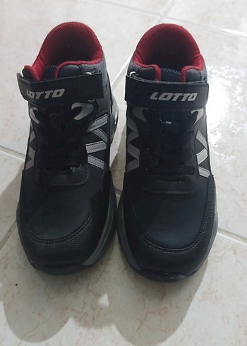 Lotto Siyah Cocuk Bot 33 Numara