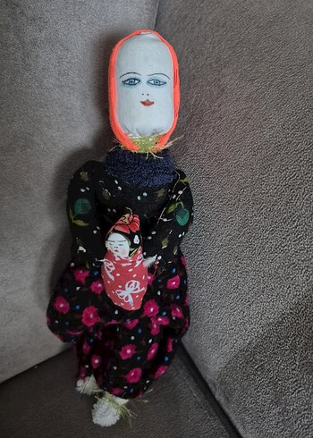 Çiçekli Desenli El Yapımı Bez Bebek