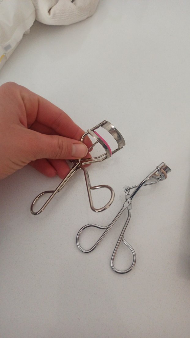 Bej ve Gri Kirpik Kıvırıcı - Görsel 2