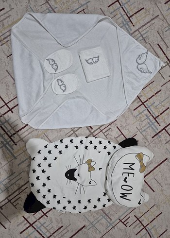 Beyaz Gri Baskılı Çocuk Battaniyesi - Görsel 2