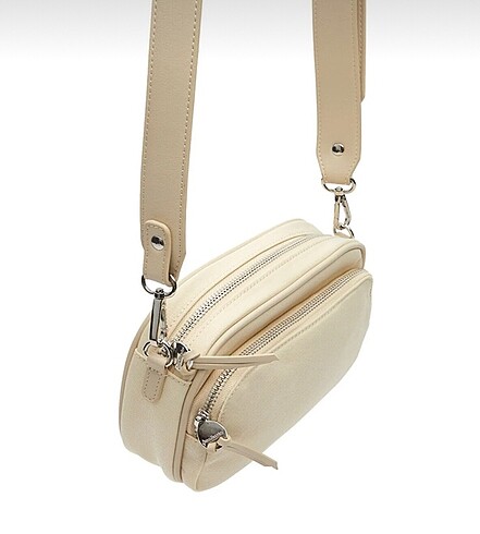 Stradivarius askılı çanta
