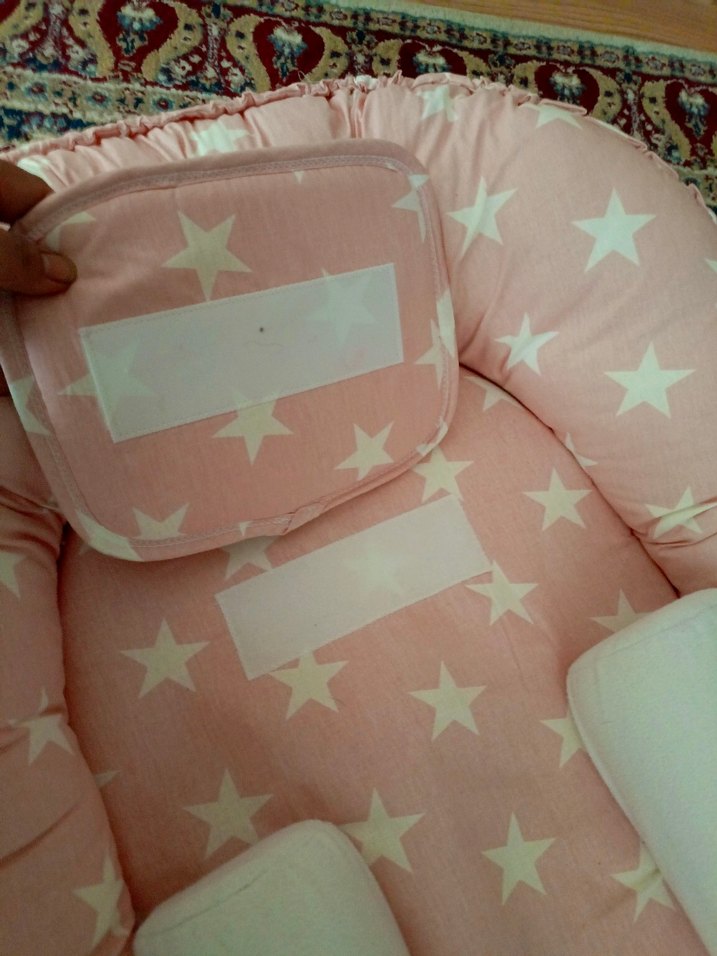 Yıldız Desenli Pastel Pembe Bebek reflü Yatağı - Görsel 4