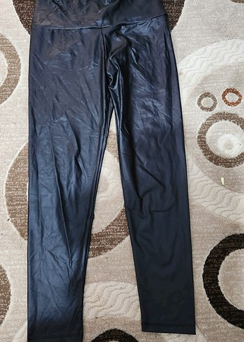 Parlak Siyah Deri Dar Kesim Kadın Tayt - Görsel 2