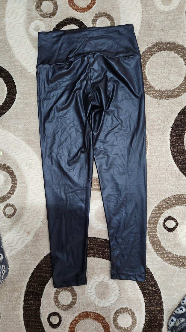 Parlak Siyah Deri Dar Kesim Kadın Tayt - Görsel 4