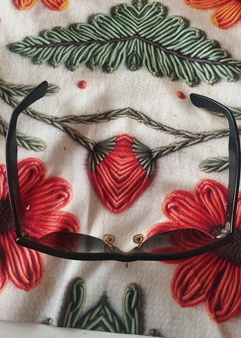 Bohem Tarzı Koyu Renkli RayBan - Görsel 2