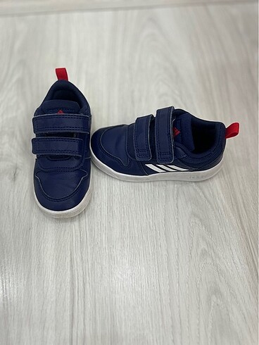 23 Beden Erkek çocuk Adidas orjinal spor ayakkabı