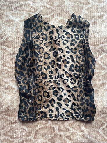 Morgan marka y2k tüylü leopar crop
