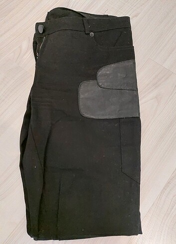 40 Beden siyah Renk Chilia deri detaylı pantolon 