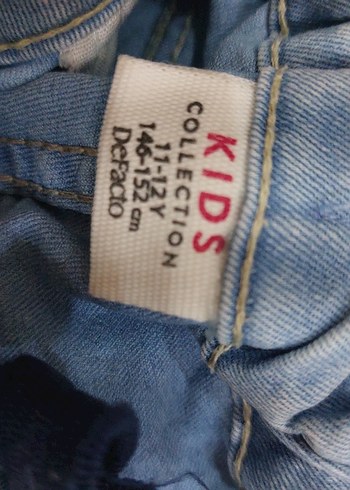 Dantel Detaylı Nakışlı Kısa Mavi Kot Pantolon - Görsel 4