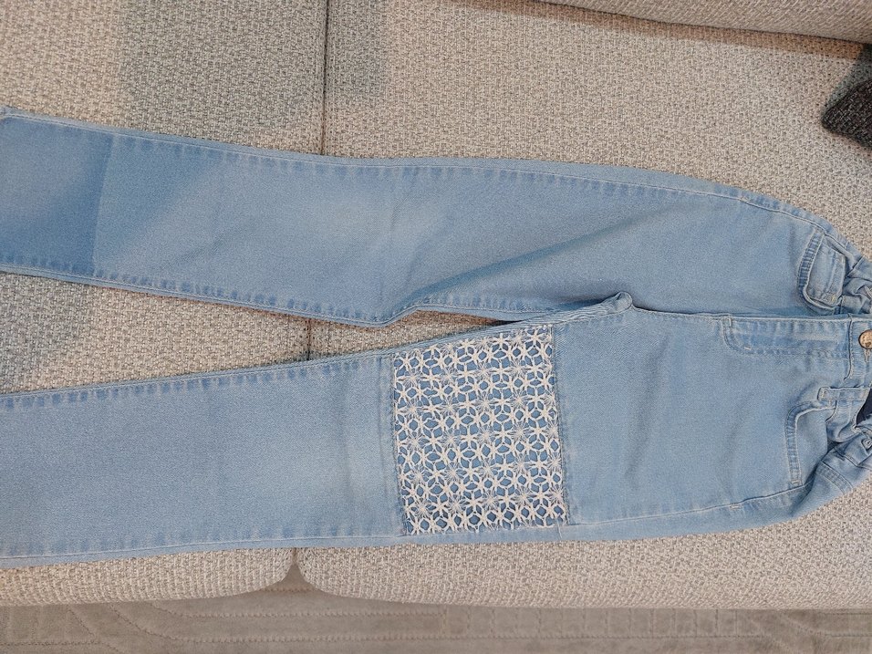 Dantel Detaylı Nakışlı Kısa Mavi Kot Pantolon - Görsel 3