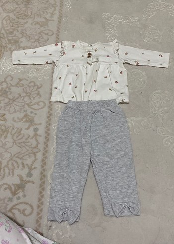 Nakışlı Beyaz Üst ve Gri Örgü Pantolon Seti