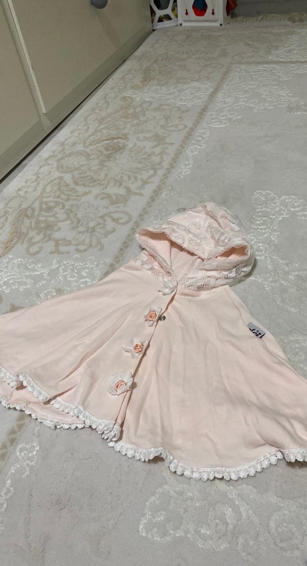 Kız Çocuk Pembe Kapüşonlu Dantelli Pelerin - Görsel 3
