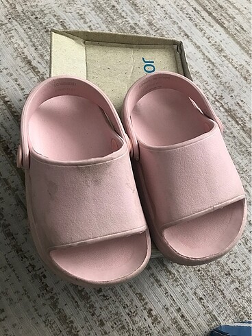 Kız çocuk pembe terlik