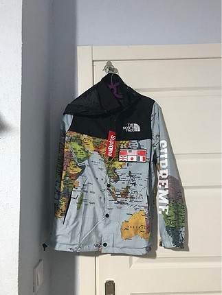 The North Face x supreme mont