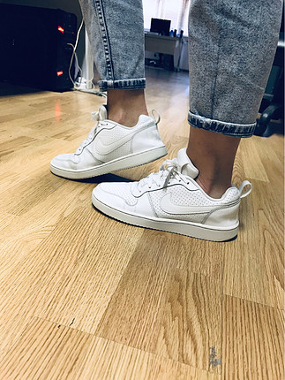 Nike beyaz spor ayakkabı