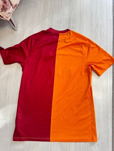 m Beden bordo Renk Ürün orijinal dir Rams park dan aldım M beden
