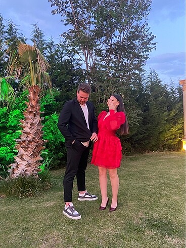 Kırmızı Esra helvacı elbise