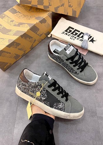 Golden Goose Deluxe Ggdi Sneaker Siklik Ve Rahatlik Bir Arada