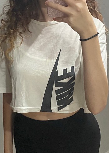 Nike Siyah Beyaz Crop Tisort