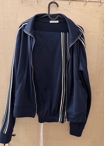 Stradivarius Fermuarli Ve Yan Cizgili Sweatshirt Esofman Takim