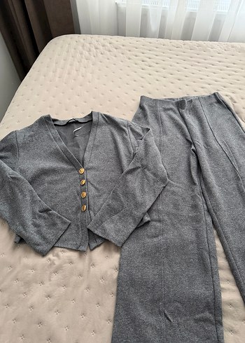 Zara Gri V Yaka Triko Takim