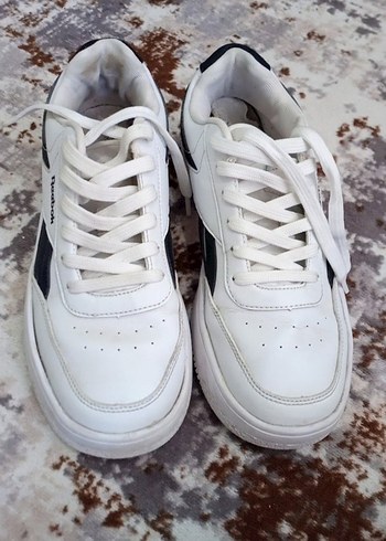 Reebok Sik Ve Rahat Beyaz Sneaker